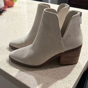 White booties!